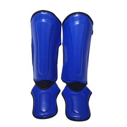 Protège-jambes. Équipement de protection pour l’entraînement de boxe