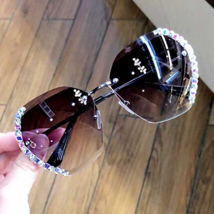 Lunettes de soleil serties de diamants à la mode pour femmes